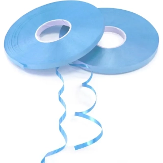 Kadeřavá stuha – světle modrá (10 m, 55 mm)